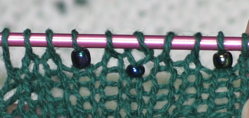 beading-with-a-needle